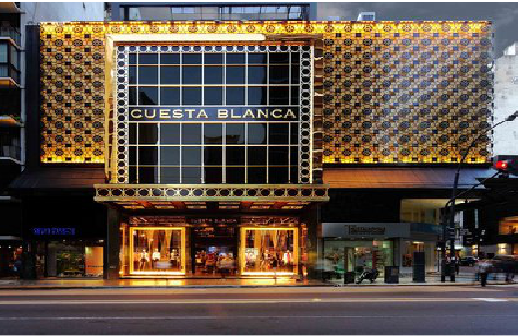 广安门头设计与商业空间的纽带。